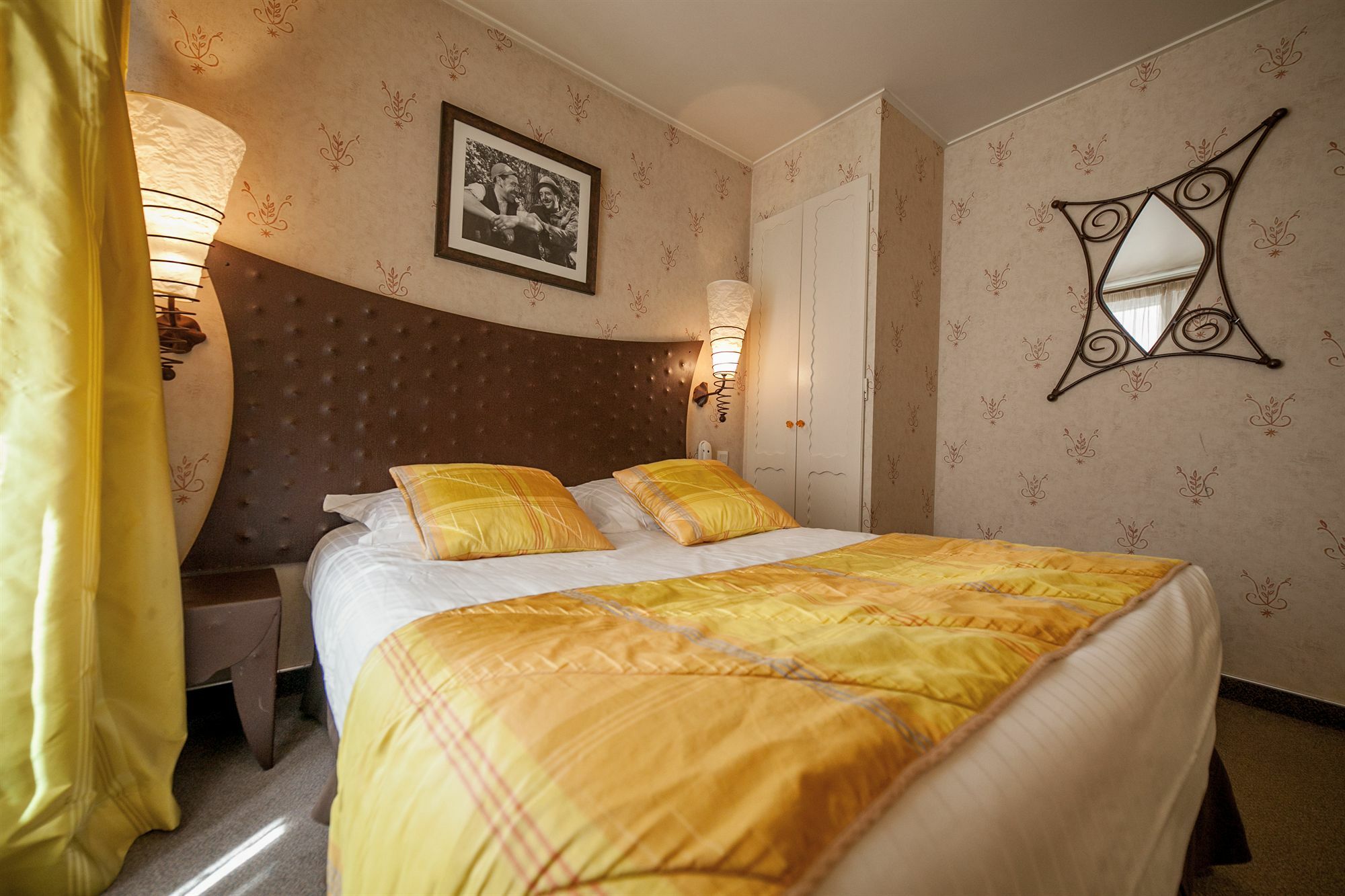 Hotel Des Princes, Chambery Centre Zewnętrze zdjęcie