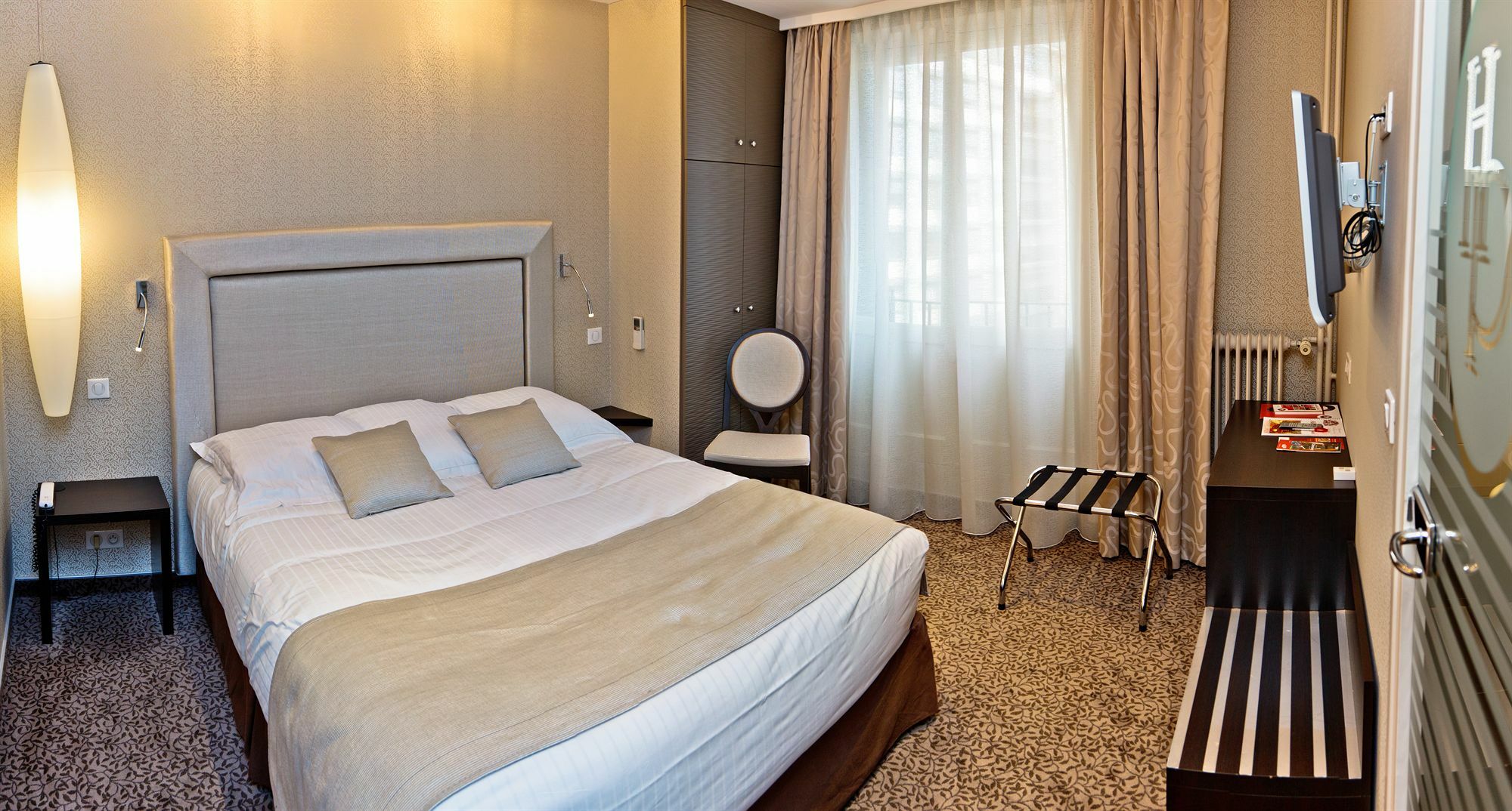 Hotel Des Princes, Chambery Centre Zewnętrze zdjęcie