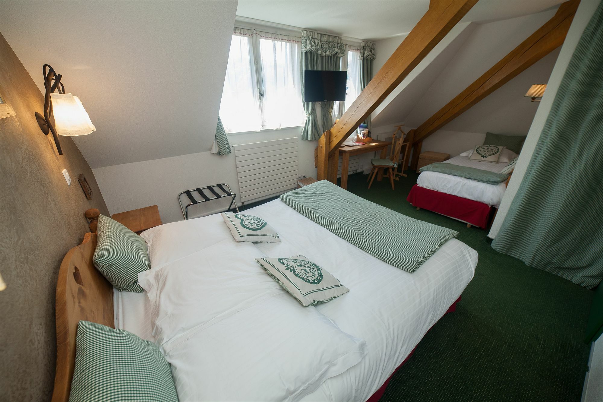 Hotel Des Princes, Chambery Centre Zewnętrze zdjęcie